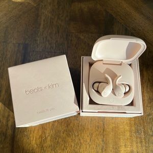 Beats Fit Pro Beats x Kim K